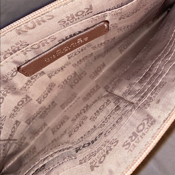 MICHAEL KORS gold wristlet wallet - Picture 2 of 5